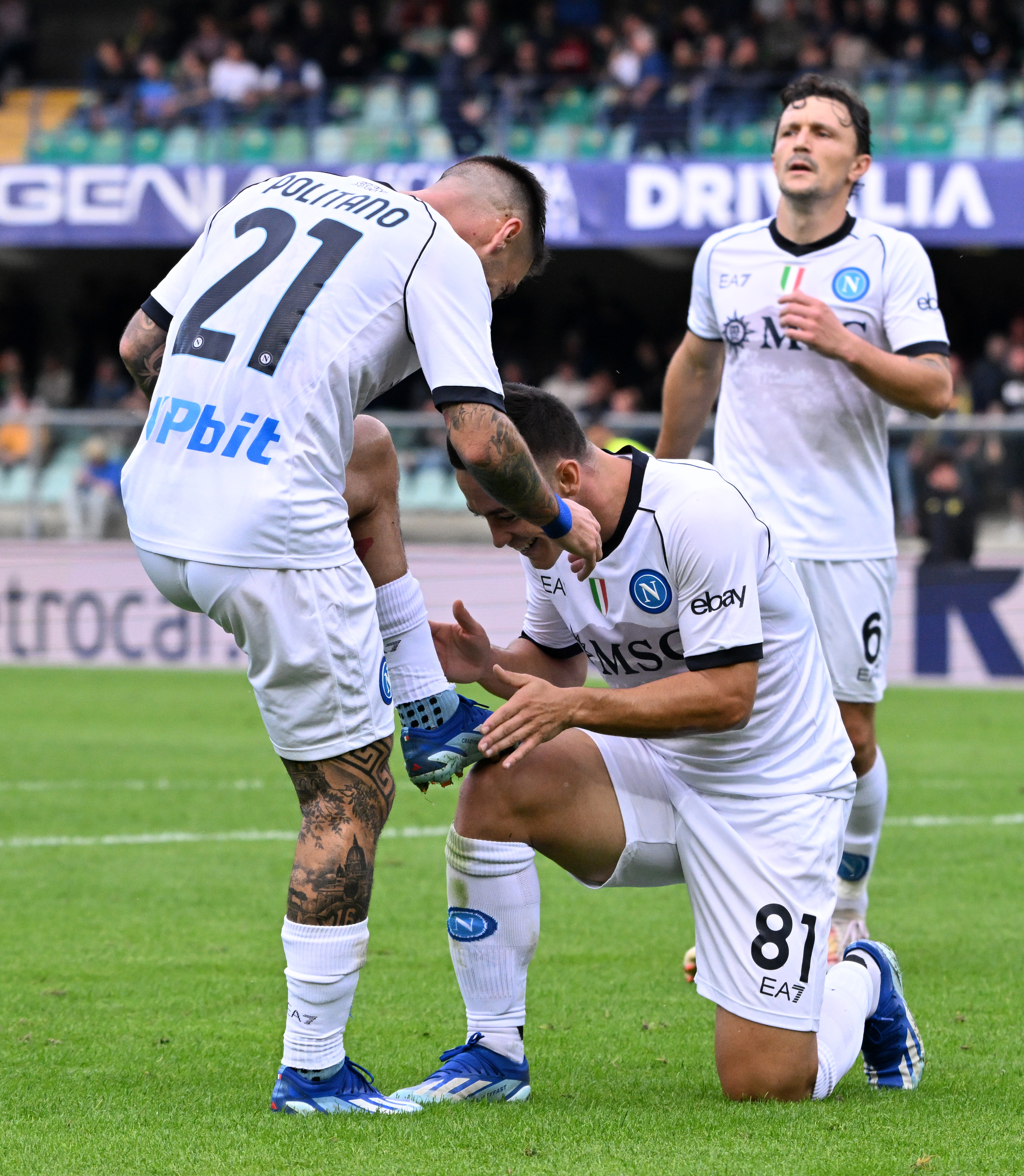 那不勒斯在客场战胜拉齐奥,取得胜利 那不勒斯在客场战胜拉齐奥,取得胜利