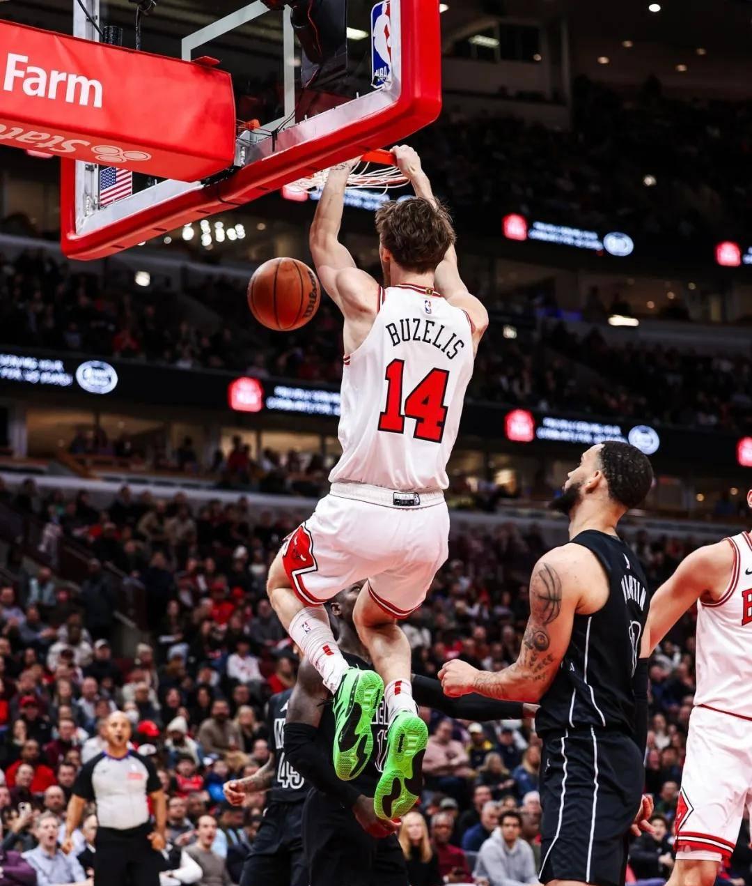 包含公牛主场逆转骑士,拉文砍下绝杀的词条 包含公牛主场逆转骑士,拉文砍下绝杀的词条