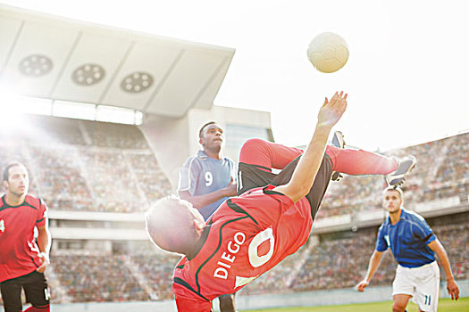 超高水平比赛,精彩纷呈,球员们尽展球技风采的简单介绍 超高水平比赛,精彩纷呈,球员们尽展球技风采的简单介绍