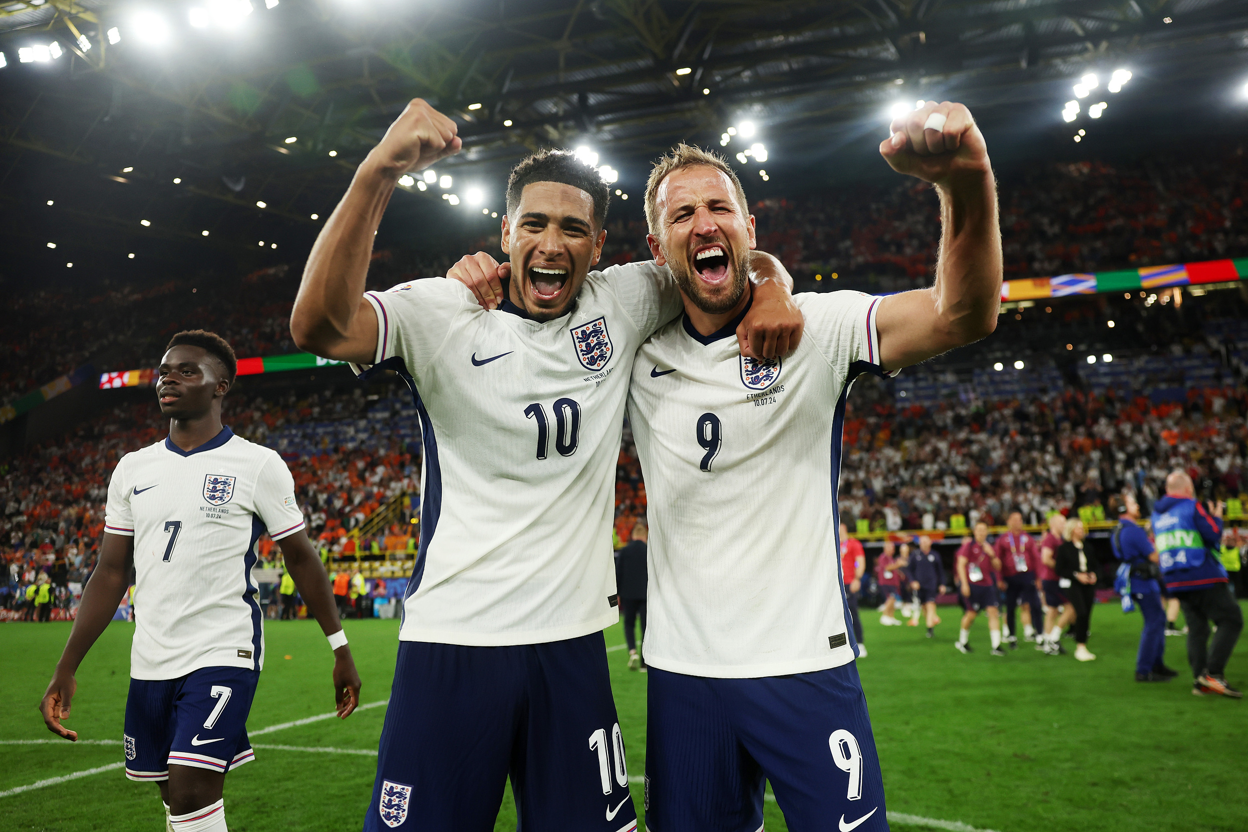 英格兰队球员捷足先登，备战欧洲杯预选赛的简单介绍